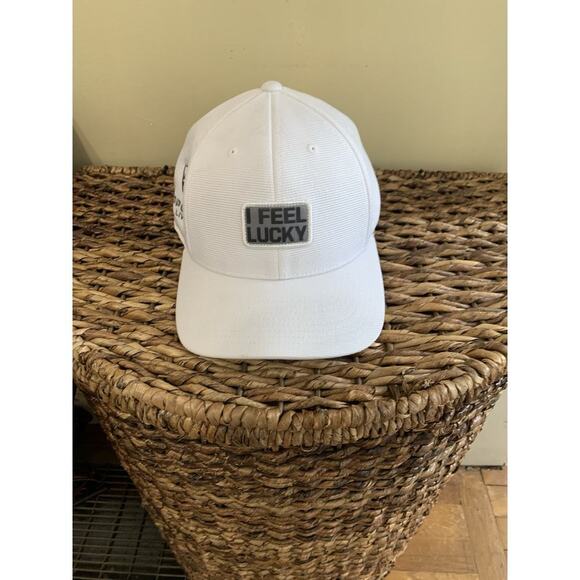 Black Clover Hat Cap White I Feel Lucky Top Golf Live Snapback Tech Stretch READ - Picture 1 of 7